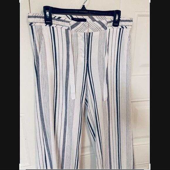 🏷BOGO🆓•BCBG Linen Pants / 6 - Picture 3 of 16